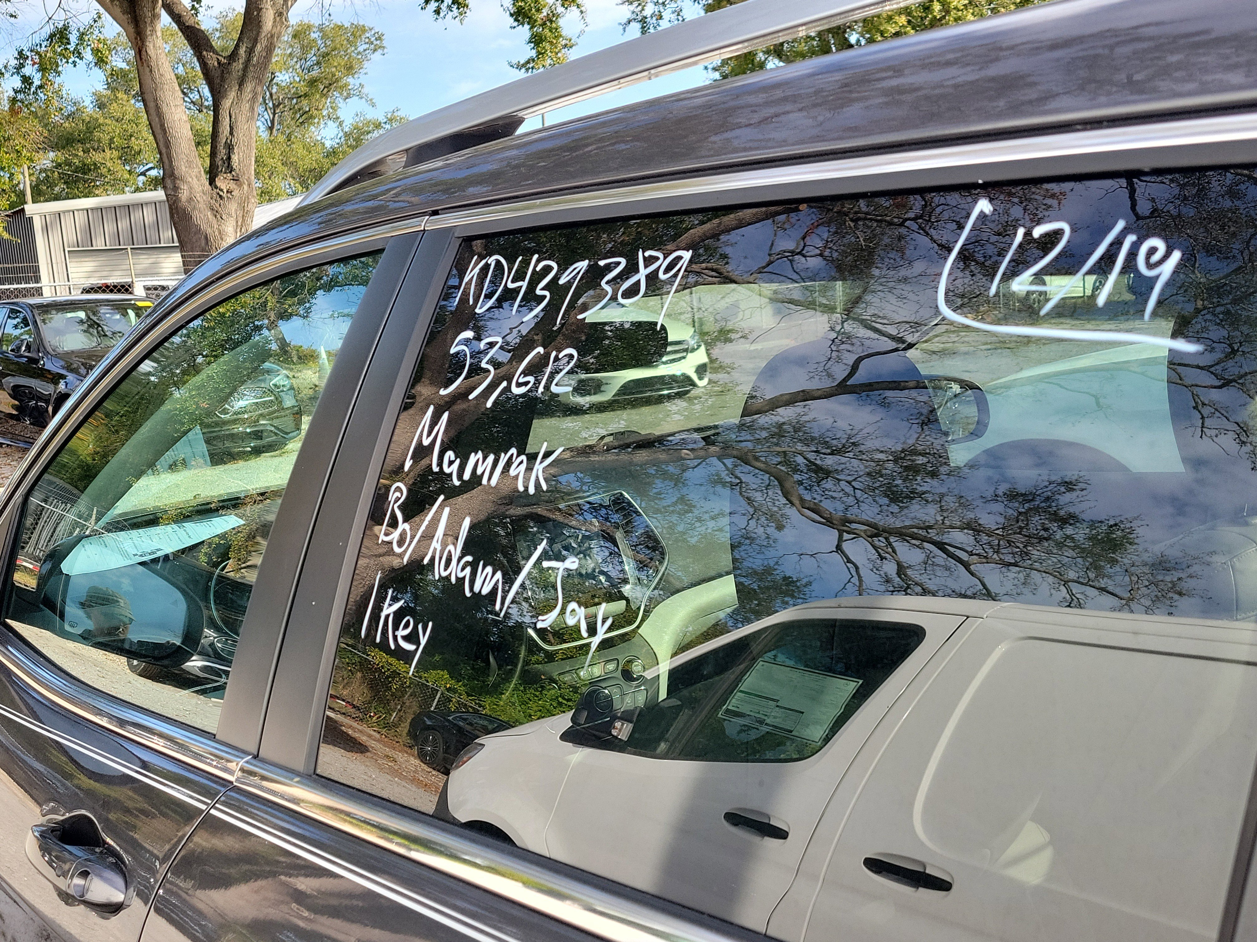 Used 2019 Jeep Cherokee Limited image 6