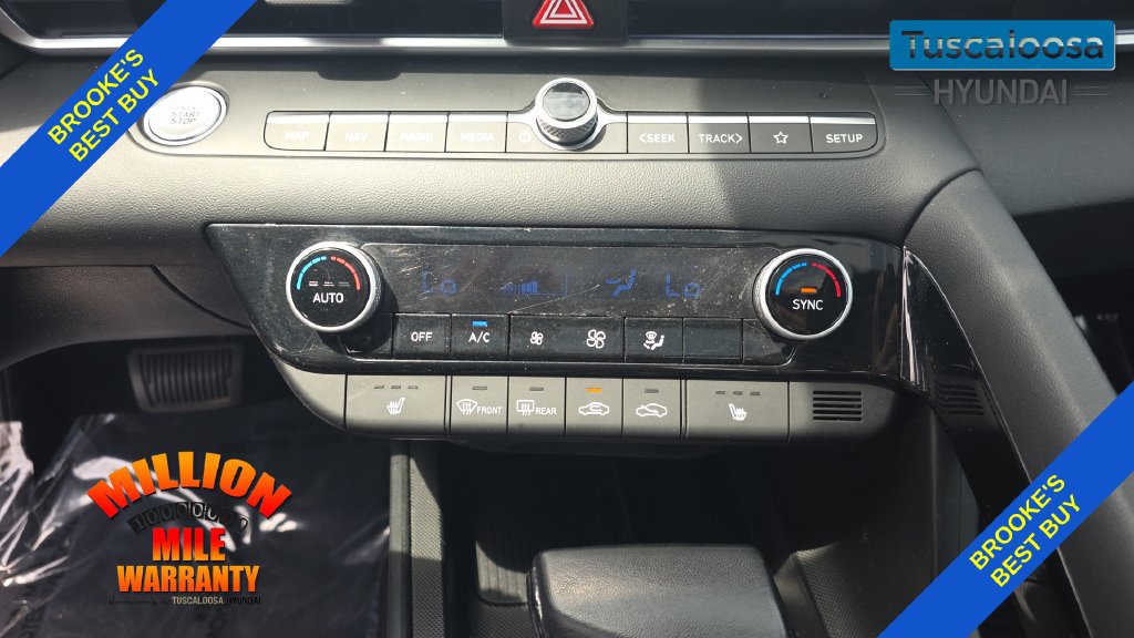 Used 2025 Hyundai Elantra SEL FWD image 21