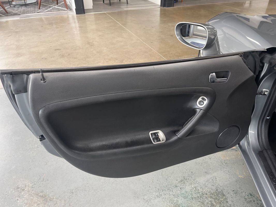 Used 2007 Pontiac Solstice Convertible w/ Premium Package RWD image 38