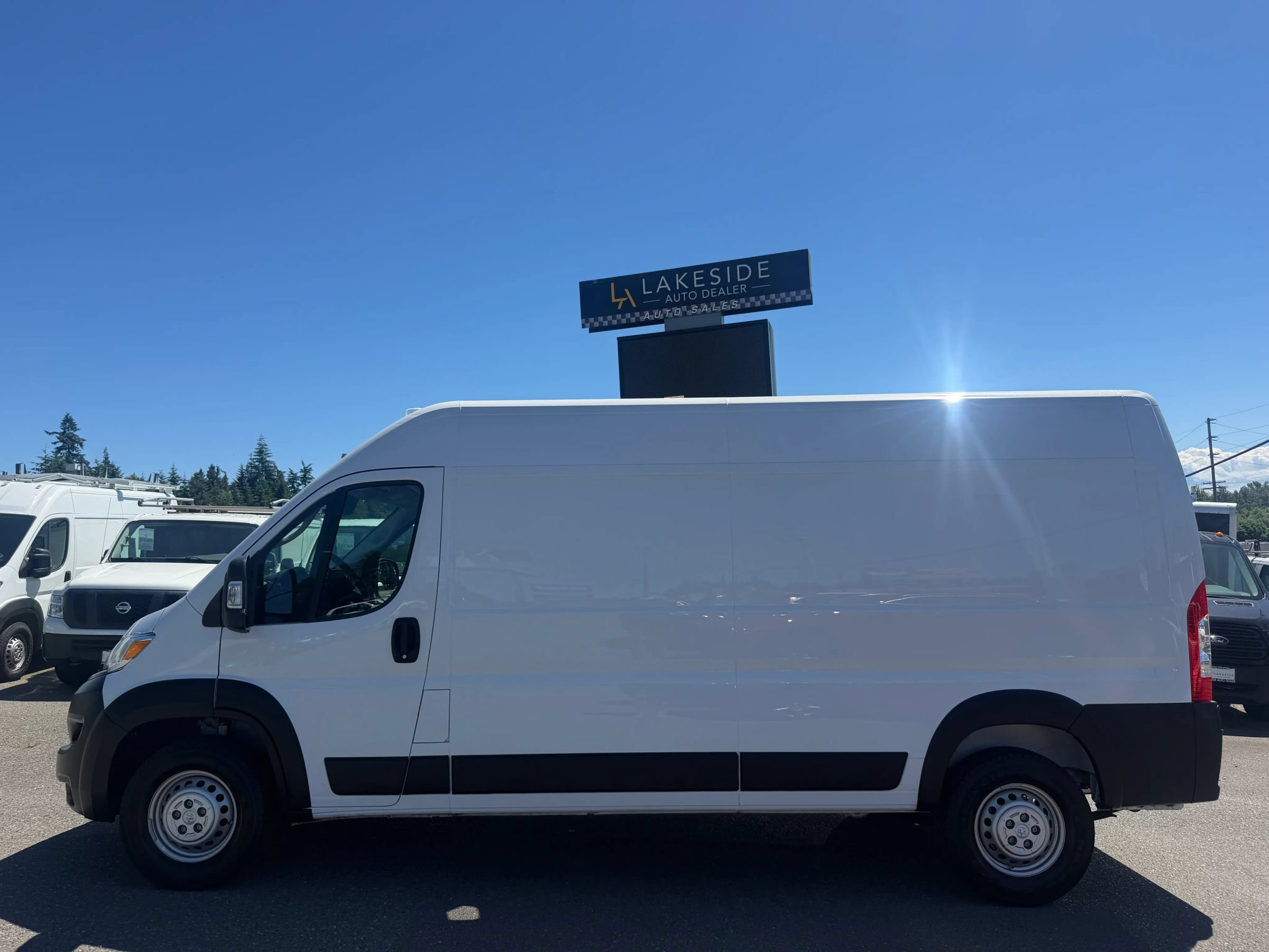 Used 2026 RAM ProMaster 2500 w/ Convenience Group FWD image 5