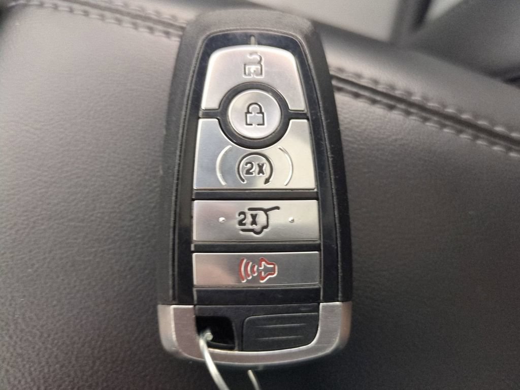 Used 2022 Ford Explorer XLT w/ Equipment Group 202A AWD/4WD image 40