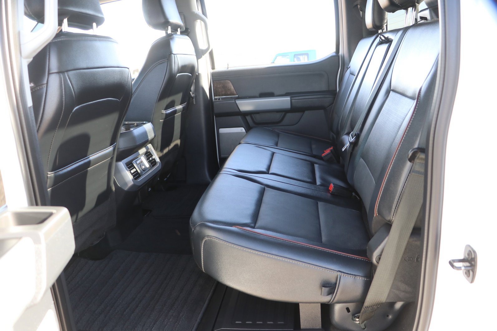 Used 2024 Ford F250 Lariat image 29