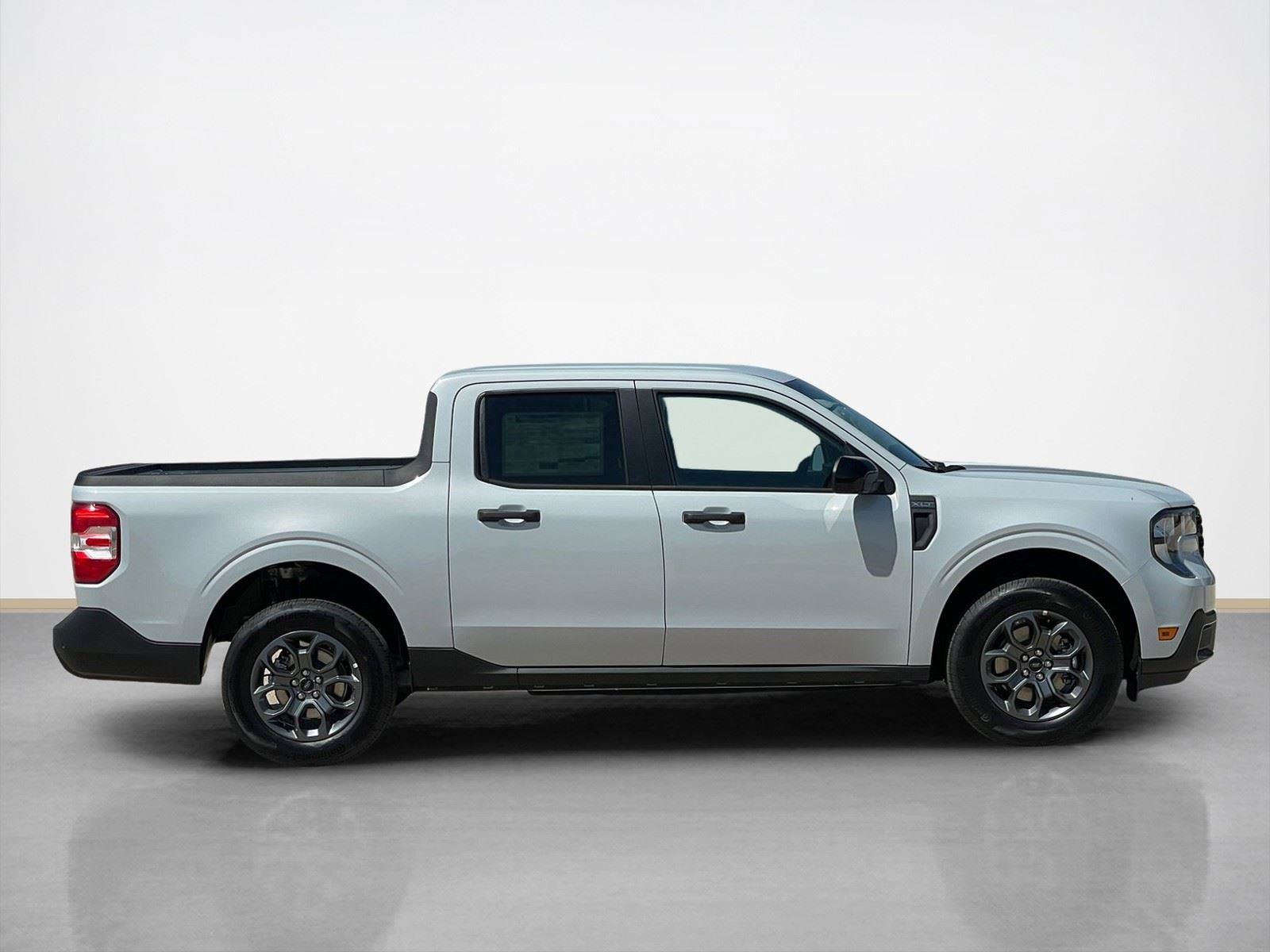 New 2025 Ford Maverick XLT w/ XLT Luxury Package image 8