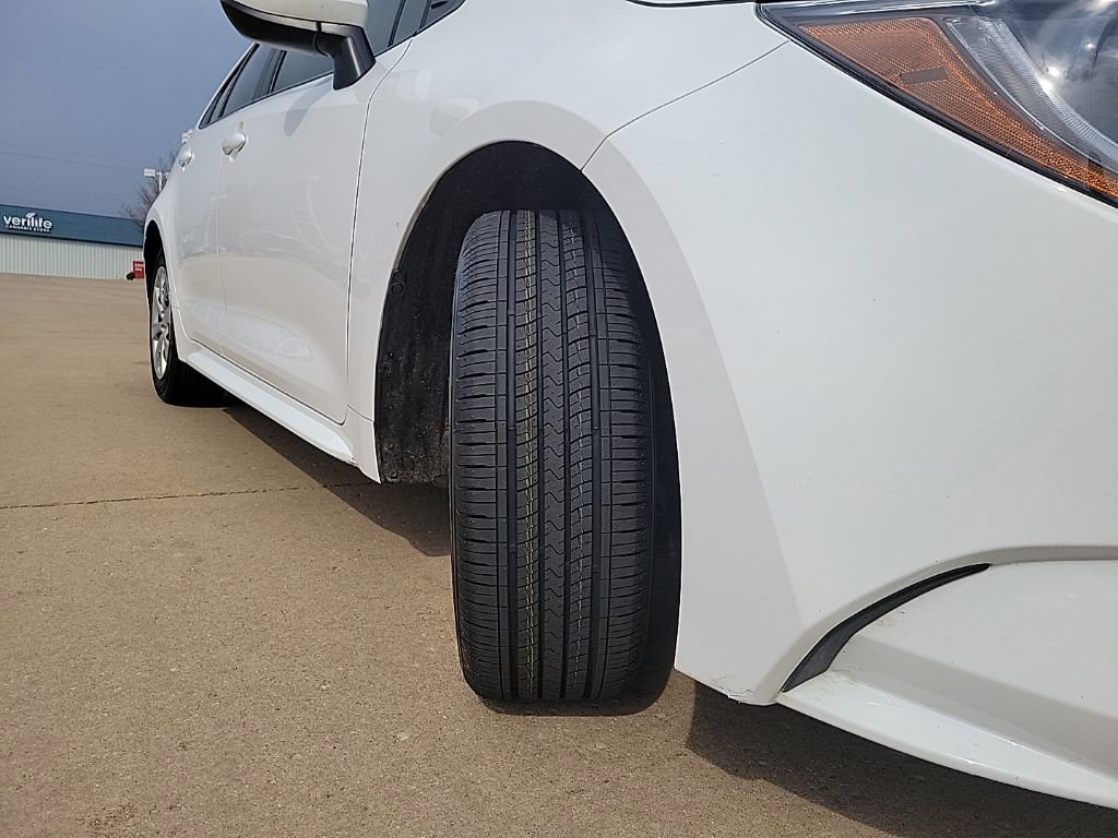 Used 2025 Toyota Corolla LE image 16