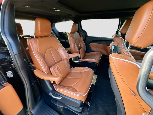 Used 2025 Chrysler Pacifica Pinnacle image 31