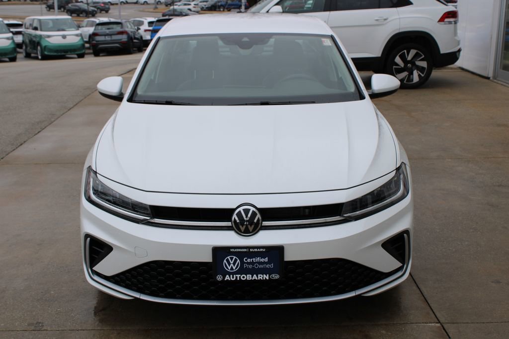 Certified 2025 Volkswagen Jetta SE w/ Black Wheel Package FWD image 2