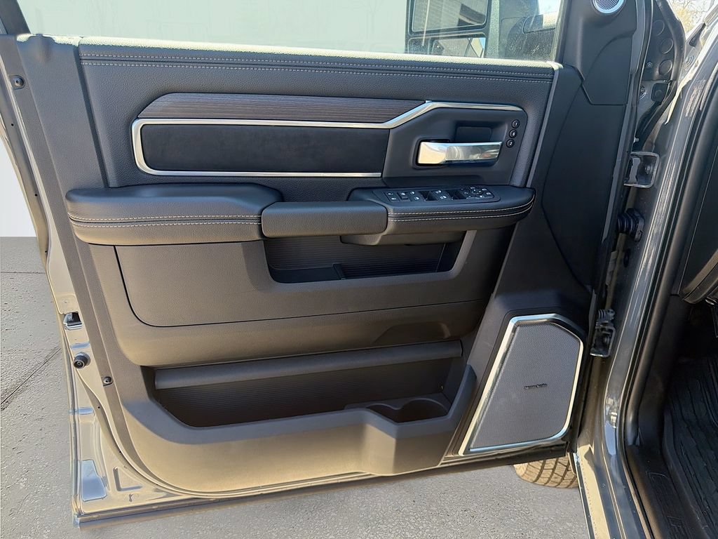 New 2026 RAM 3500 Laramie AWD/4WD image 21