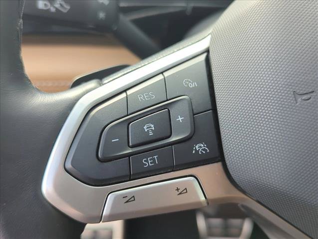 Used 2024 Volkswagen Atlas Cross Sport SEL R-Line AWD/4WD image 21
