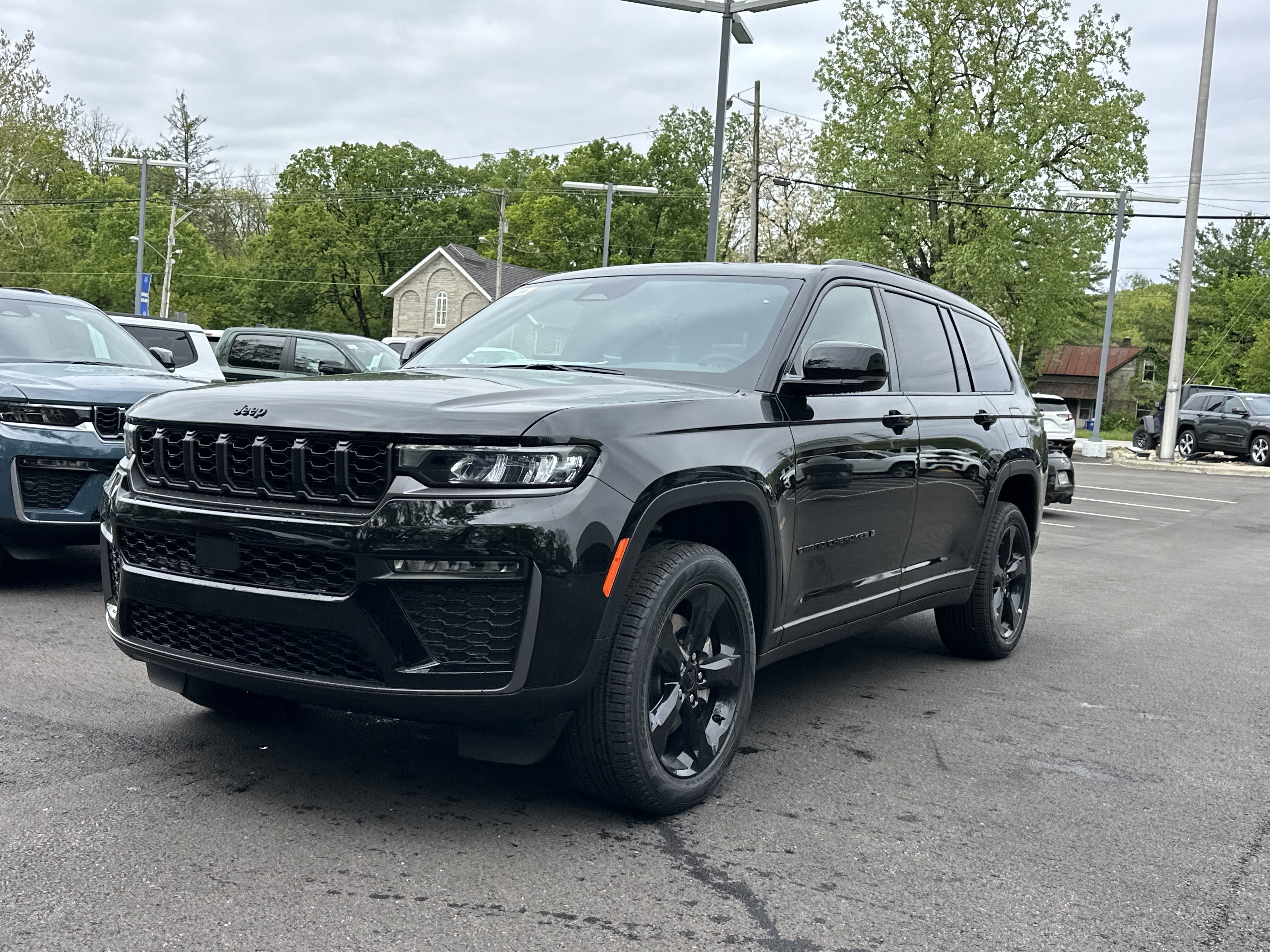 New 2026 Jeep Grand Cherokee L Limited w/ Limited Altitude Package AWD/4WD image 21