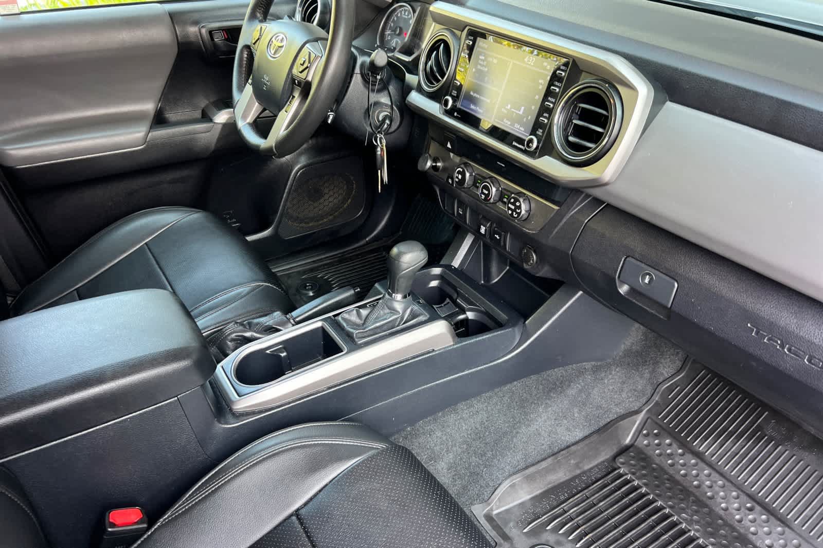 Used 2020 Toyota Tacoma SR5 w/ Blackout Package RWD image 15