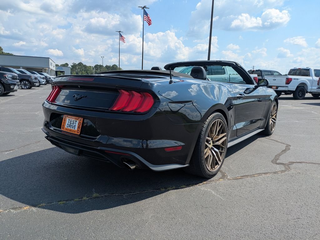 Used 2018 Ford Mustang Premium RWD image 4