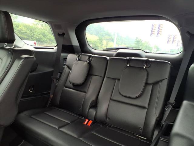 Used 2023 Ford Explorer Limited w/ Limited Technology Package AWD/4WD image 11