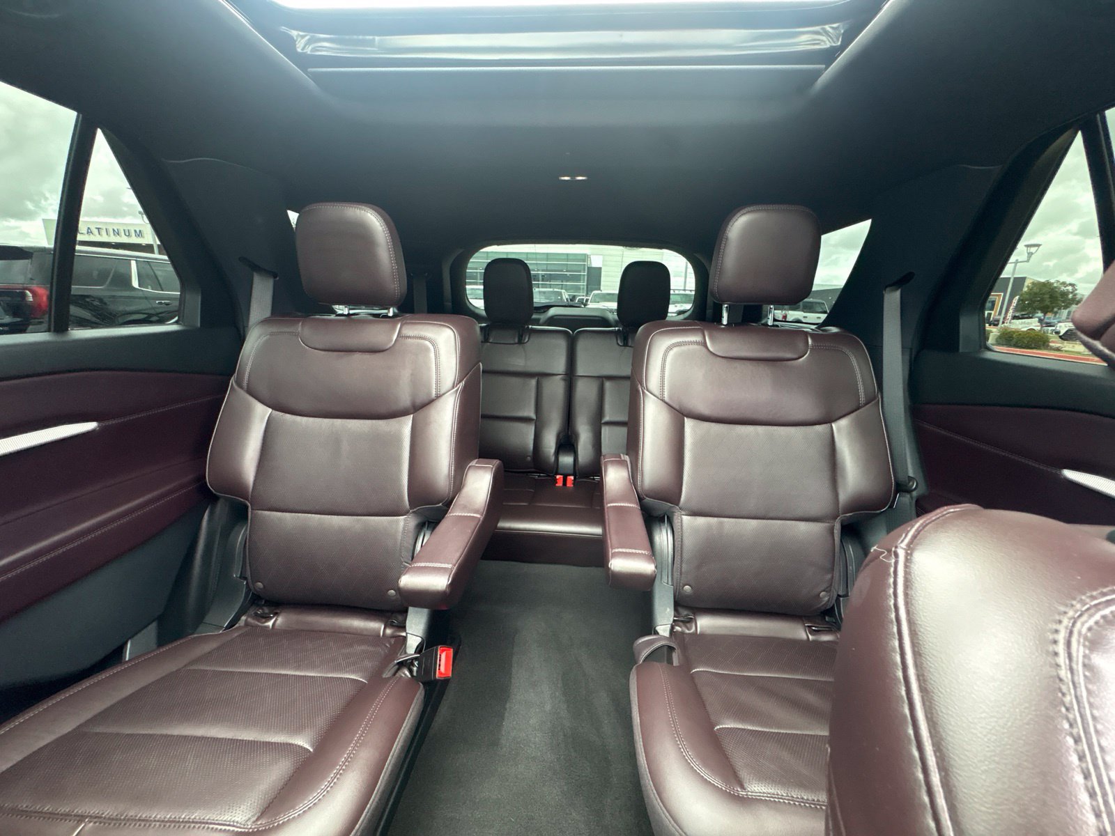 Certified 2025 Ford Explorer Platinum RWD image 18