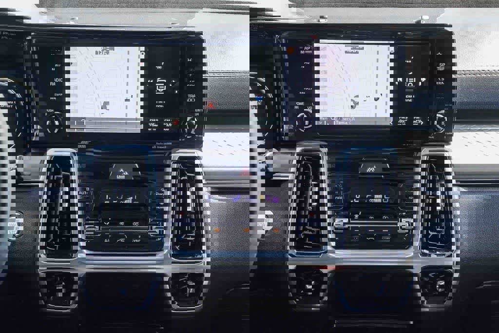 Certified 2023 Kia Sorento SX image 12