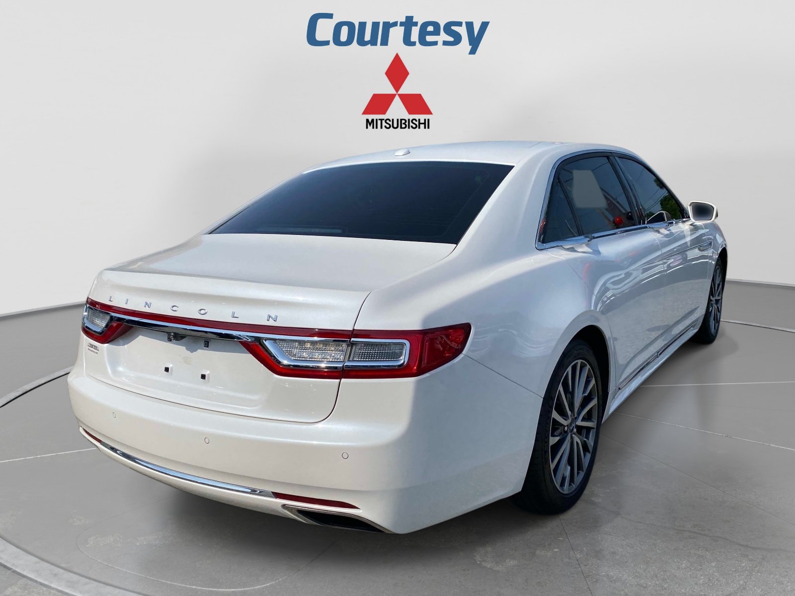 Used 2017 Lincoln Continental Select FWD image 5