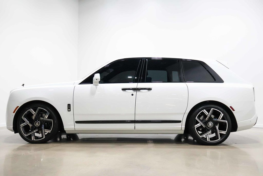 Used 2025 Rolls-Royce Cullinan Black Badge AWD/4WD image 5