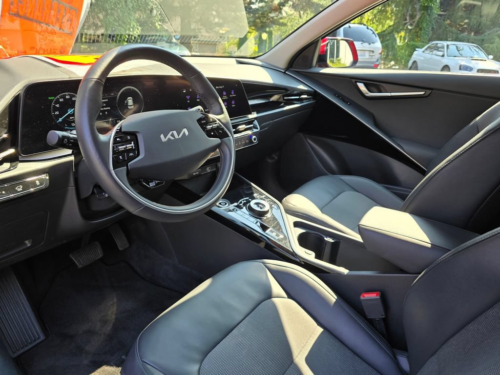 Certified 2023 Kia Niro Wind w/ Wind Preserve Package FWD image 11