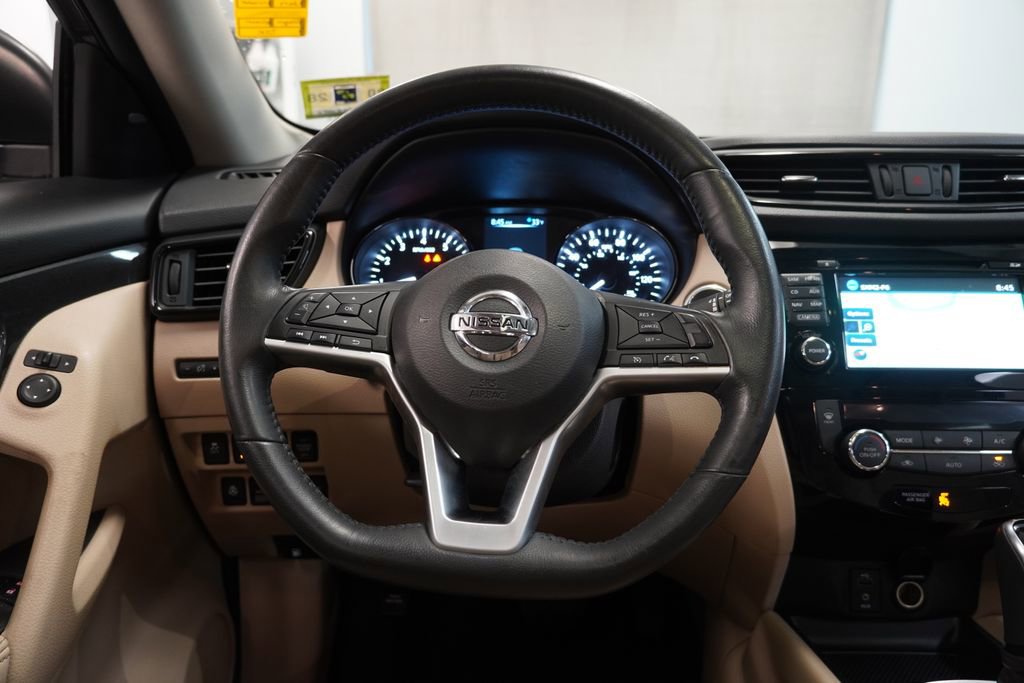 Used 2017 Nissan Rogue SV image 19
