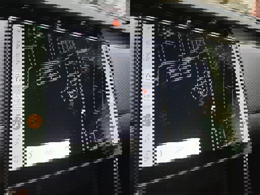 New 2025 Land Rover Discovery Sport Dynamic SE image 33