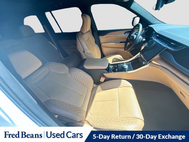 Used 2024 Jeep Grand Cherokee Summit AWD/4WD image 36