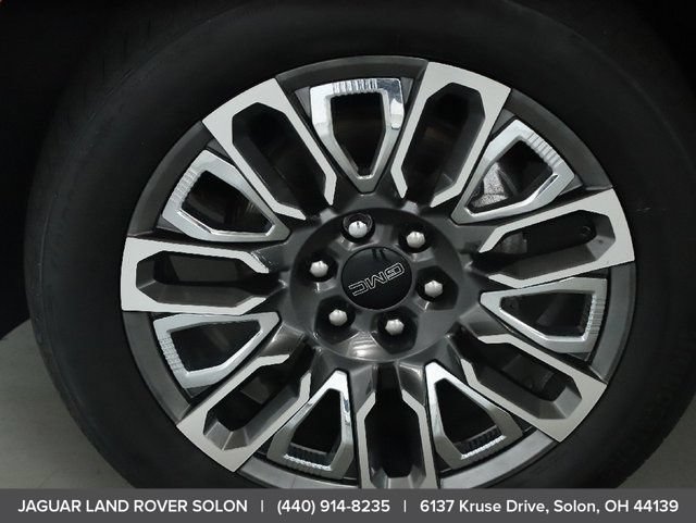 Used 2023 GMC Yukon XL Denali Ultimate AWD/4WD image 43