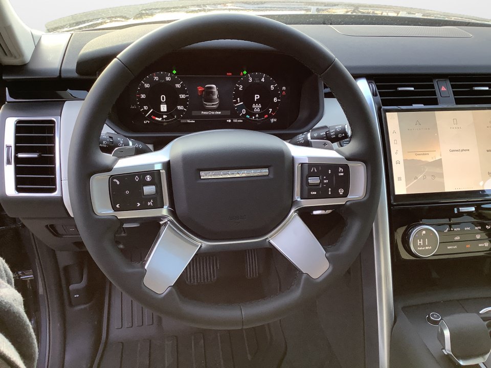 New 2026 Land Rover Discovery S AWD/4WD image 13