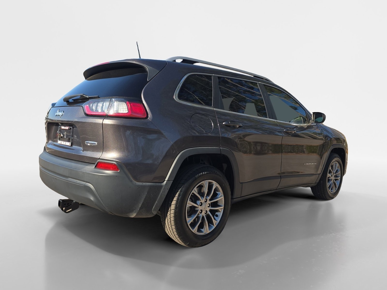 Used 2019 Jeep Cherokee Latitude Plus image 5