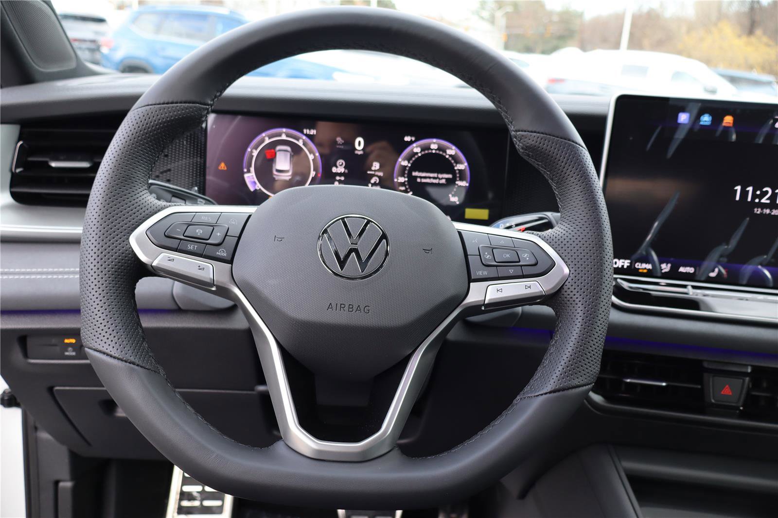 New 2026 Volkswagen Tiguan SE R-Line image 15