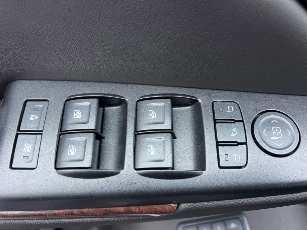 Used 2017 GMC Yukon XL SLT w/ Open Road Package image 31