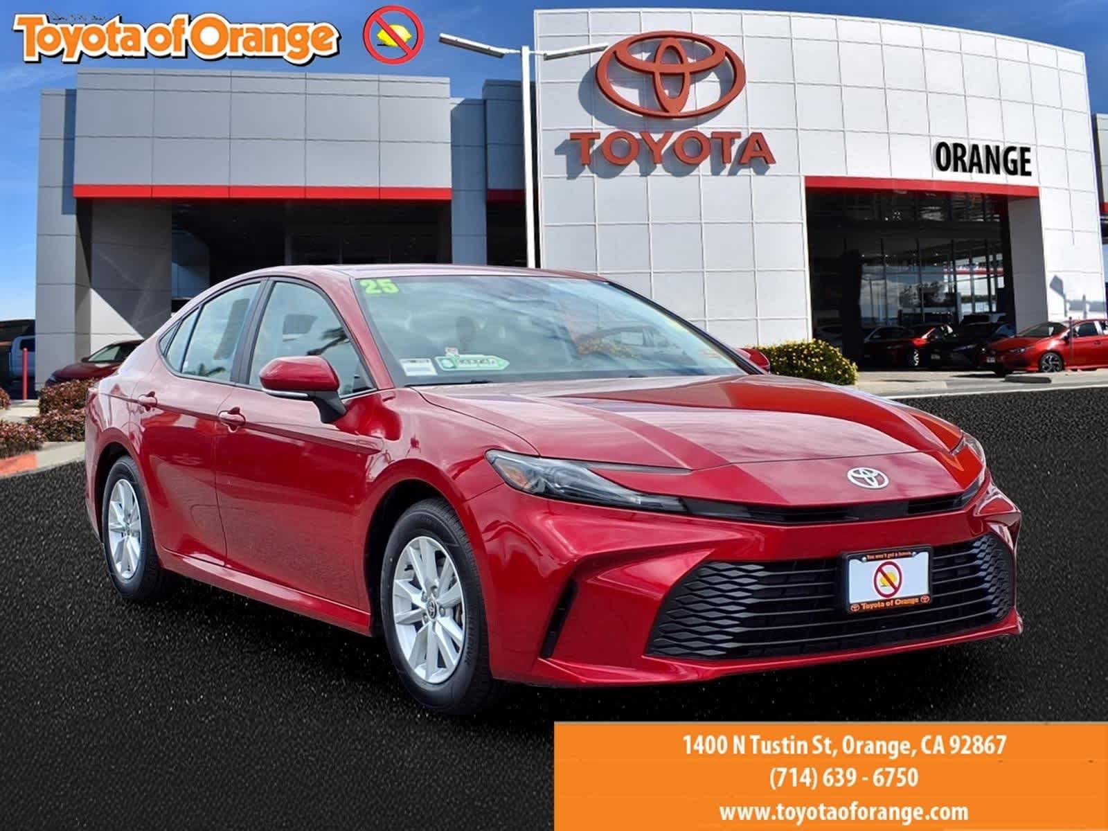 Used 2025 Toyota Camry LE FWD image 1