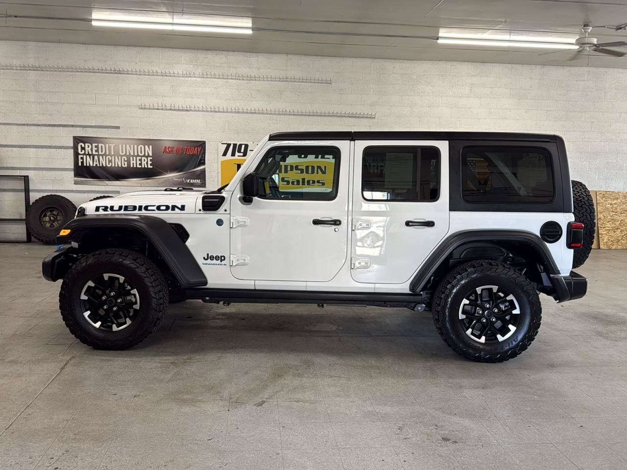 Used 2024 Jeep Wrangler Unlimited Rubicon 4xe w/ Technology Group AWD/4WD image 89