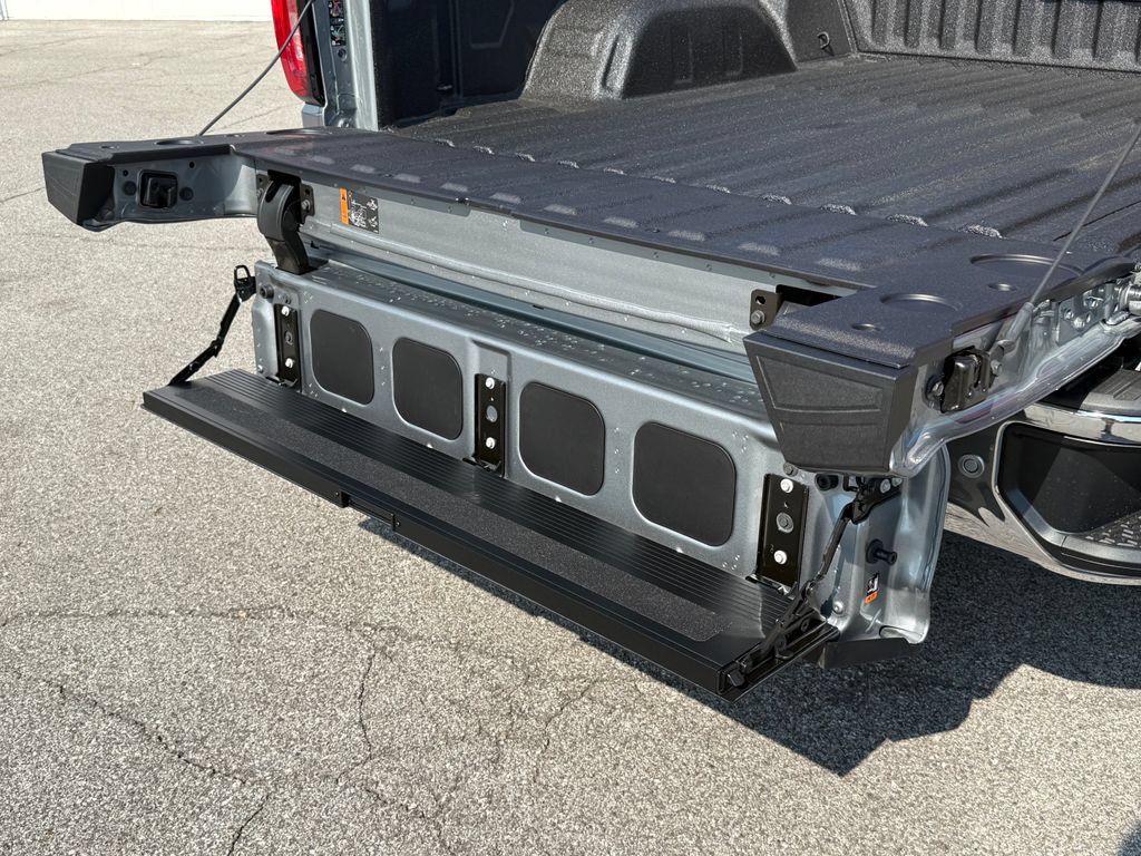 New 2026 GMC Sierra 1500 SLT w/ SLT Premium Plus Package AWD/4WD image 8