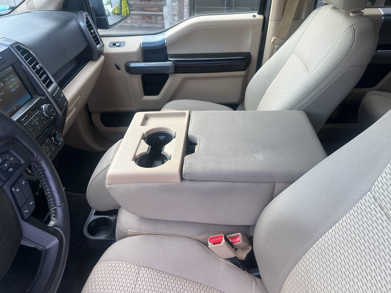 Used 2015 Ford F150 XLT w/ Equipment Group 302A Luxury image 34