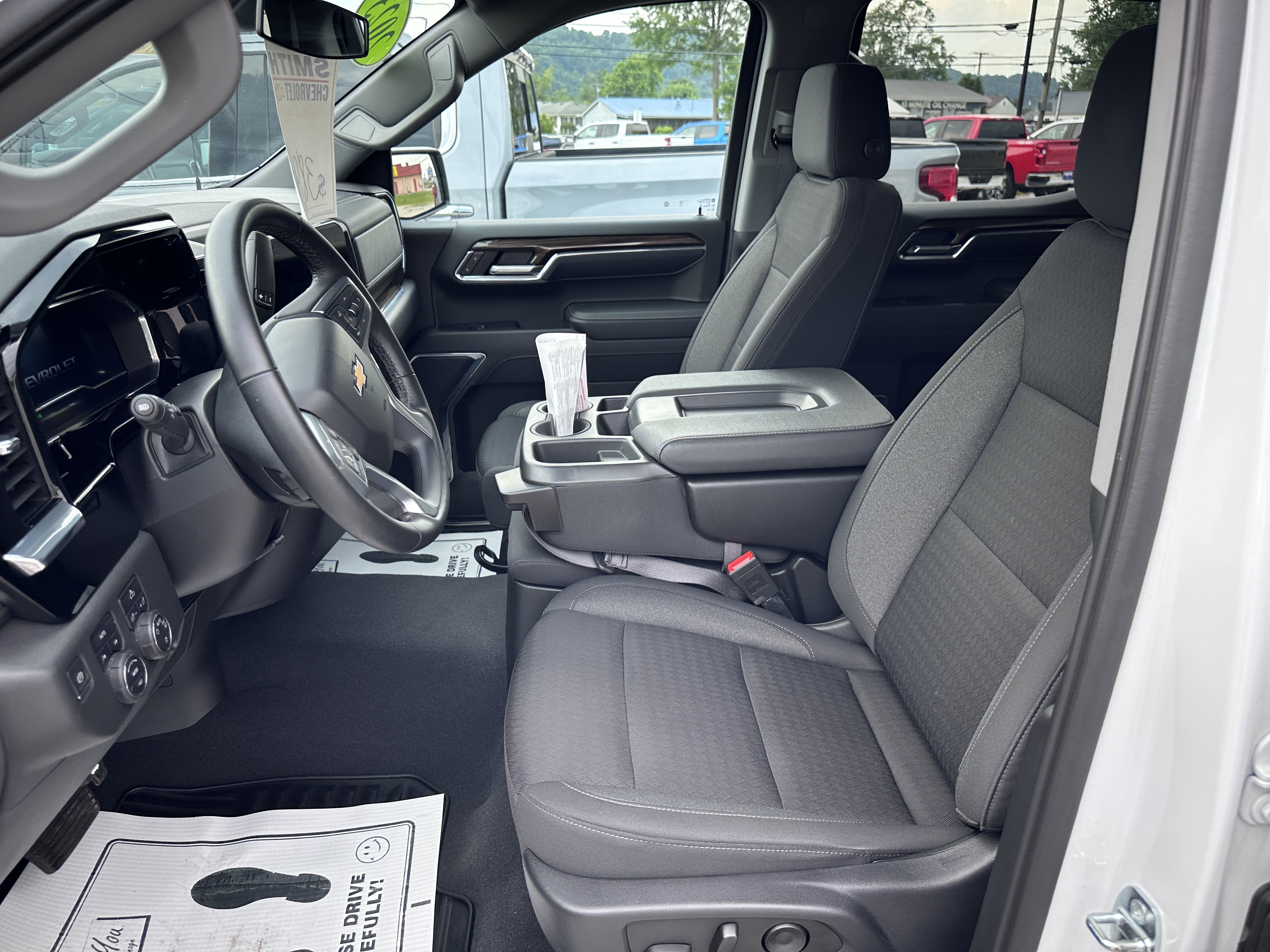 Used 2023 Chevrolet Silverado 1500 LT AWD/4WD image 11