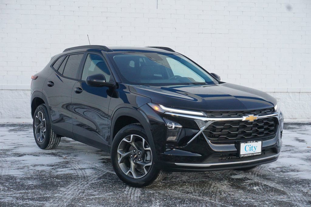 New 2026 Chevrolet Trax LT w/ Driver Confidence Package image 2