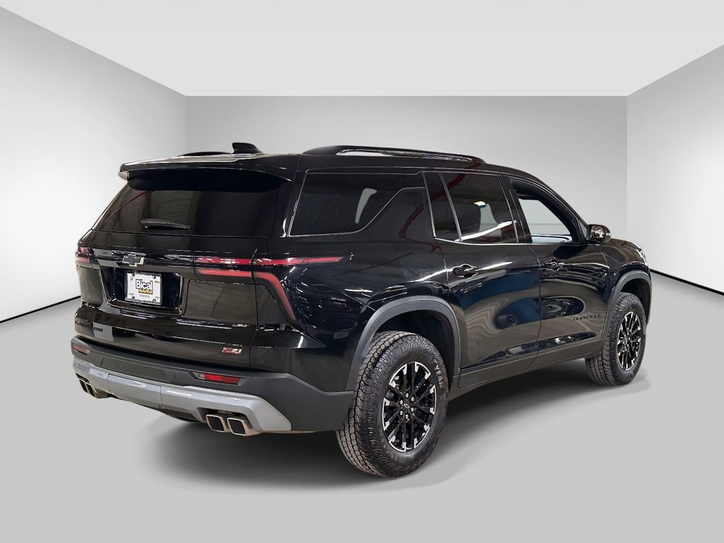 Used 2024 Chevrolet Traverse Z71 image 5