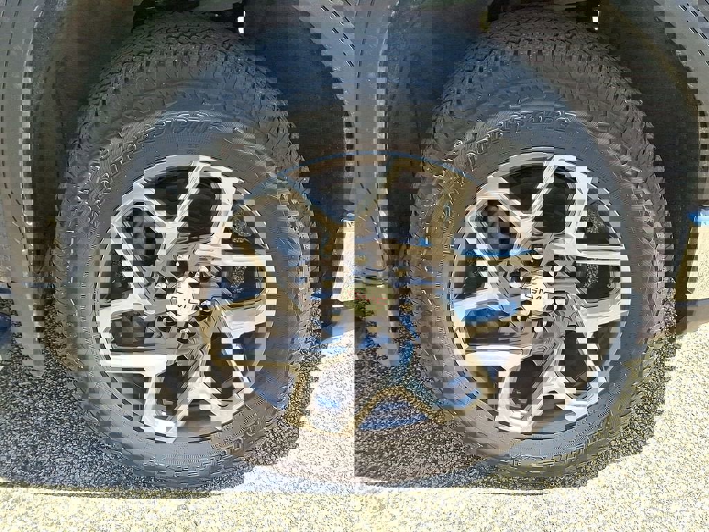 Used 2023 GMC Sierra 1500 SLT w/ SLT Premium Package image 8