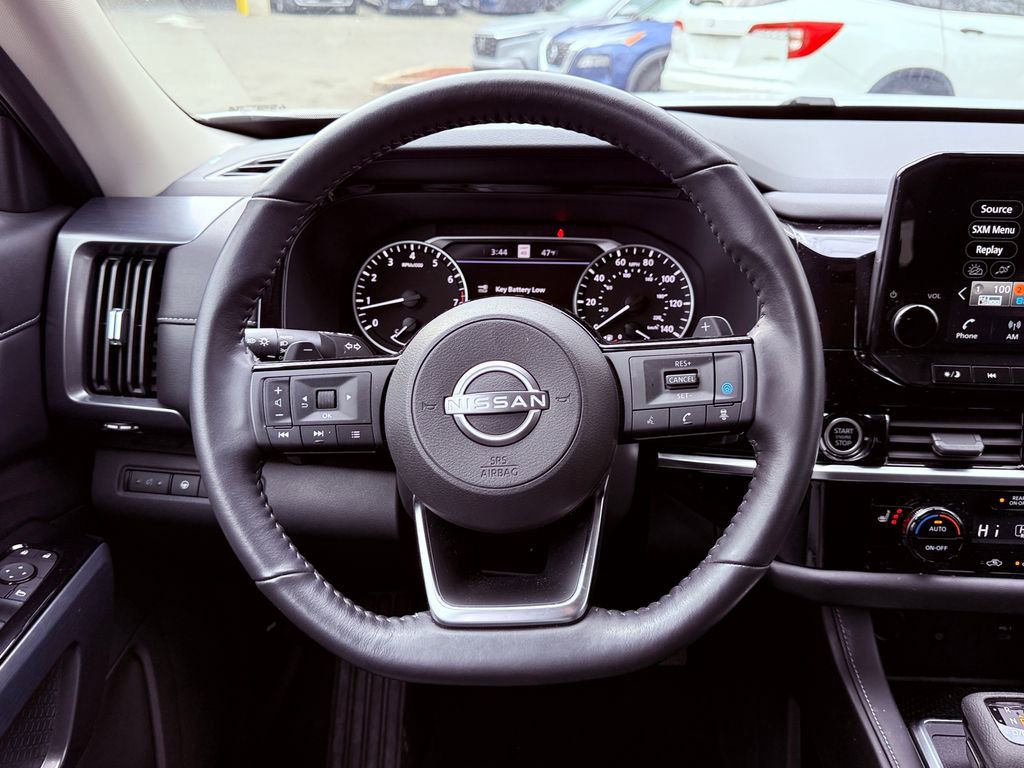 Used 2023 Nissan Pathfinder SL image 13