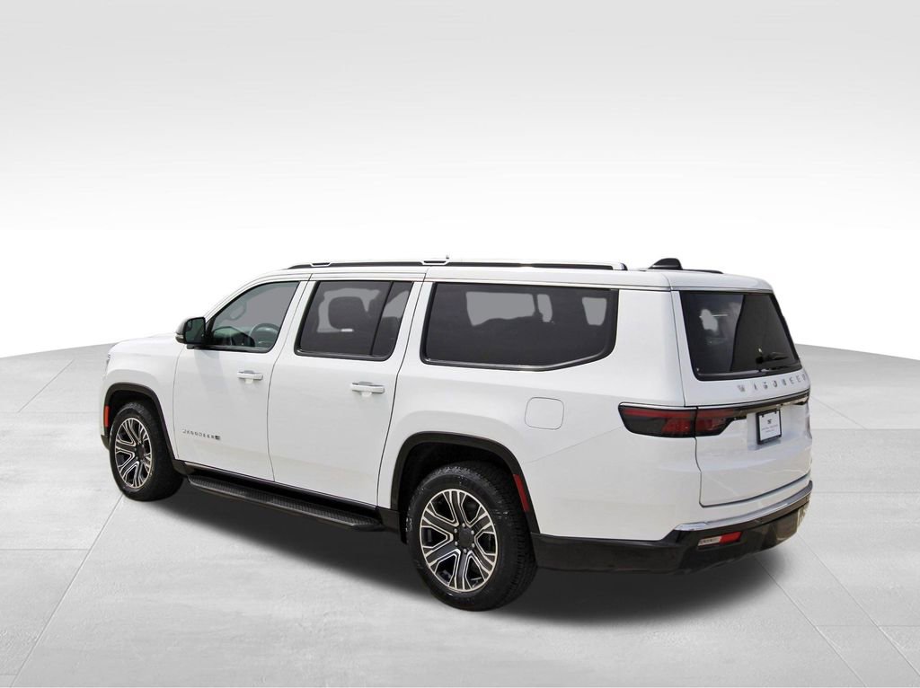 Used 2024 Jeep Wagoneer L Series II image 3