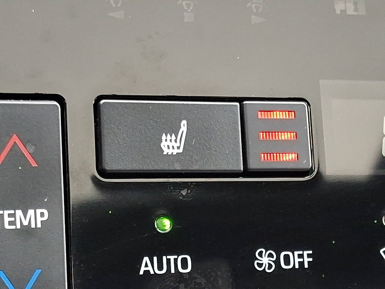 Certified 2021 Toyota Avalon XLE w/ Moonroof Package image 25