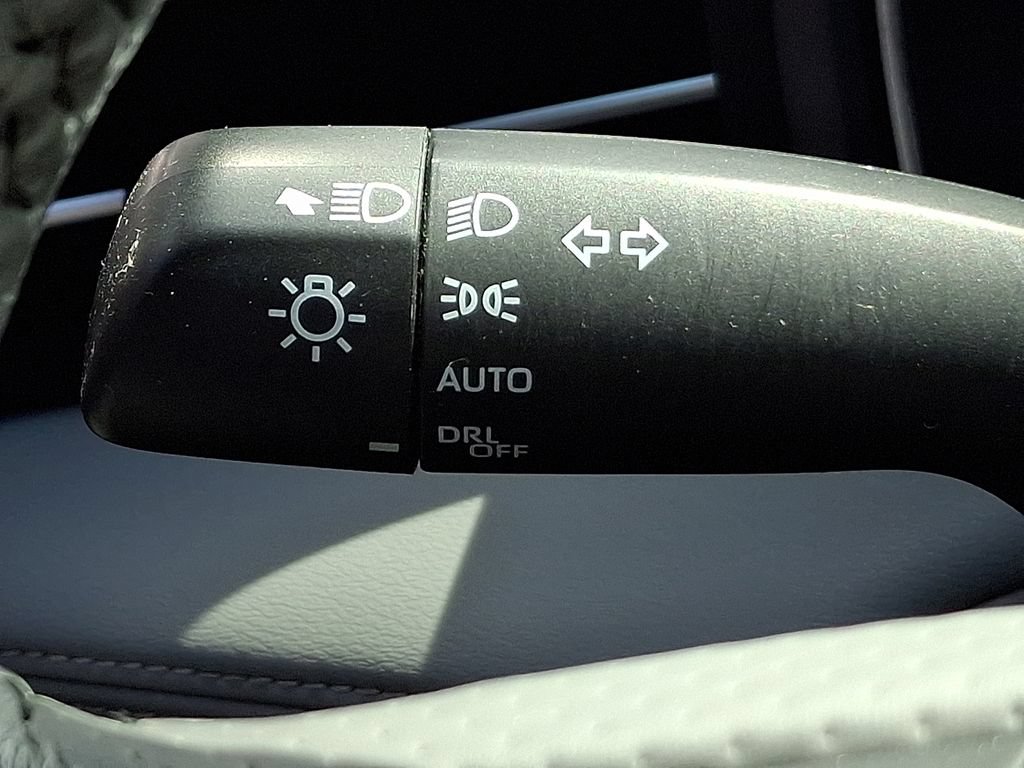 Used 2022 Toyota Avalon Limited w/ Advanced Safety Package FWD image 27