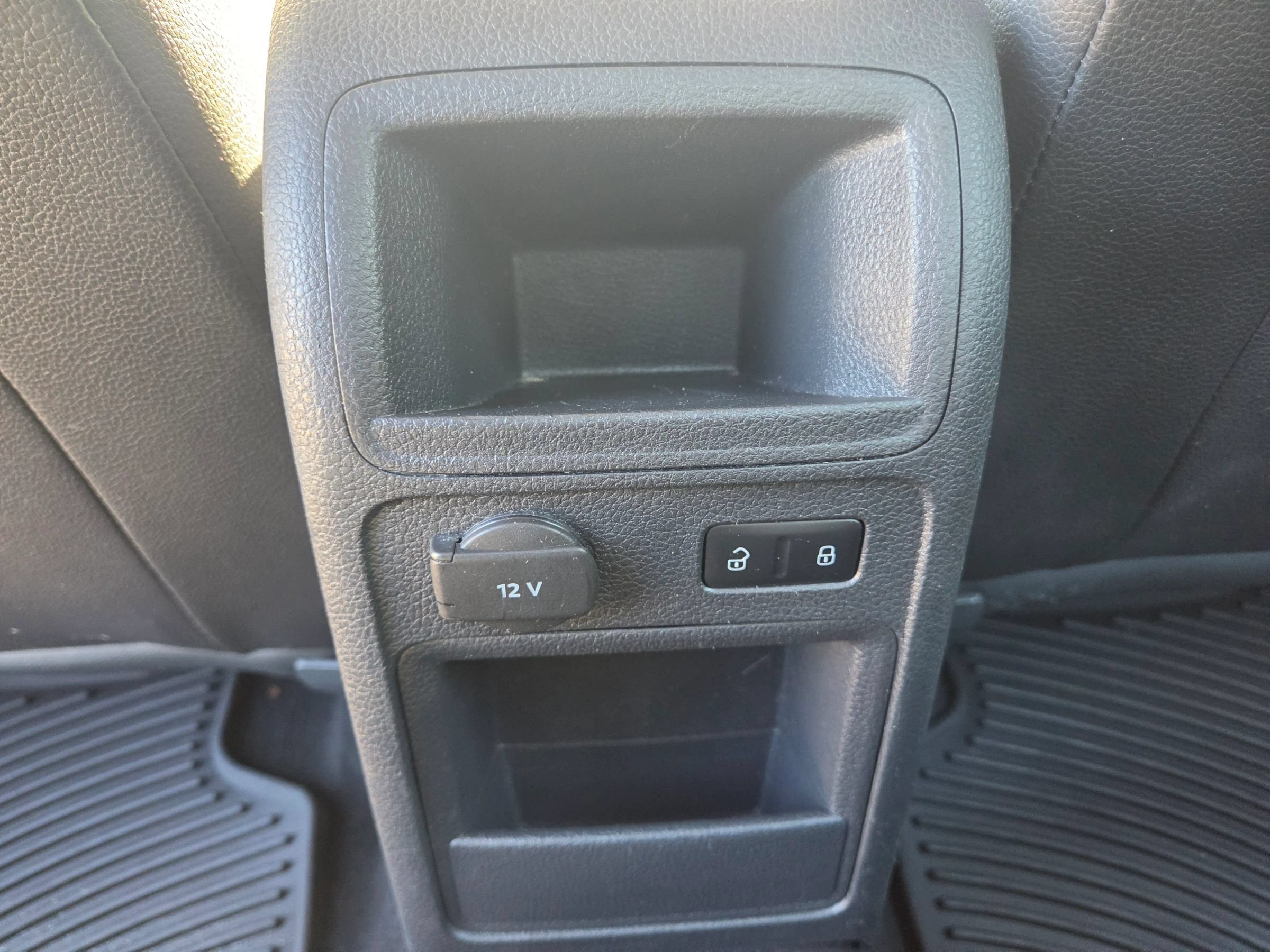 Used 2013 Volkswagen Jetta SE FWD image 17