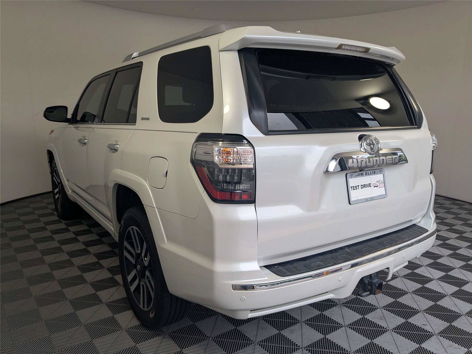 Used 2024 Toyota 4Runner Limited AWD/4WD image 8