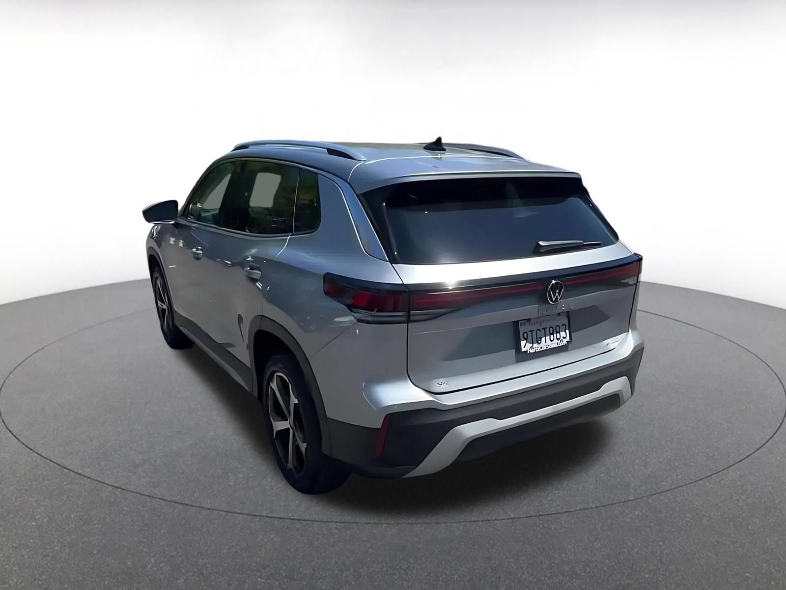 Used 2026 Volkswagen Tiguan SE AWD/4WD image 10
