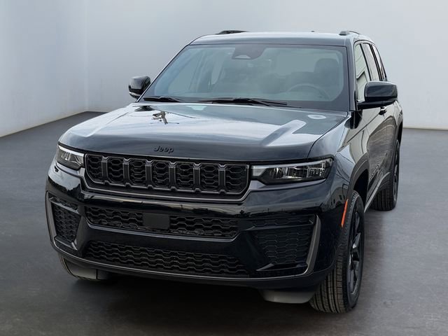 New 2026 Jeep Grand Cherokee Altitude AWD/4WD image 1