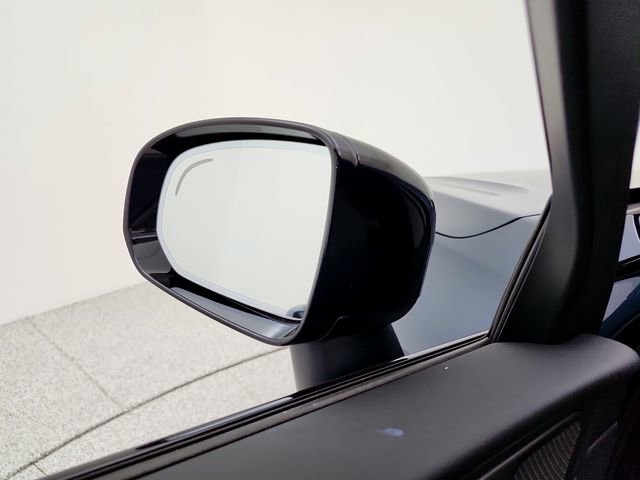 New 2026 Volvo XC60 B5 Plus w/ Climate Package PRO AWD/4WD image 23