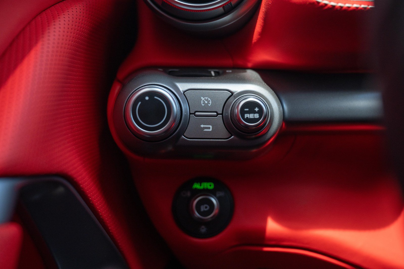 Used 2022 Ferrari 812 GTS RWD image 31