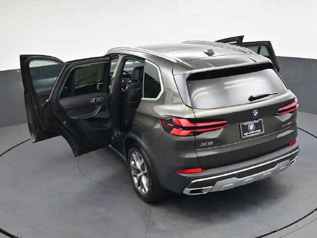 New 2026 BMW X5 xDrive50e w/ Climate Comfort Package AWD/4WD image 42