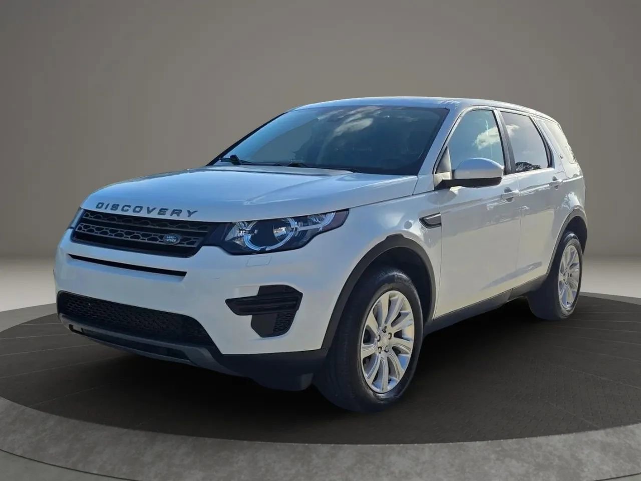 Used 2016 Land Rover Discovery Sport SE image 7