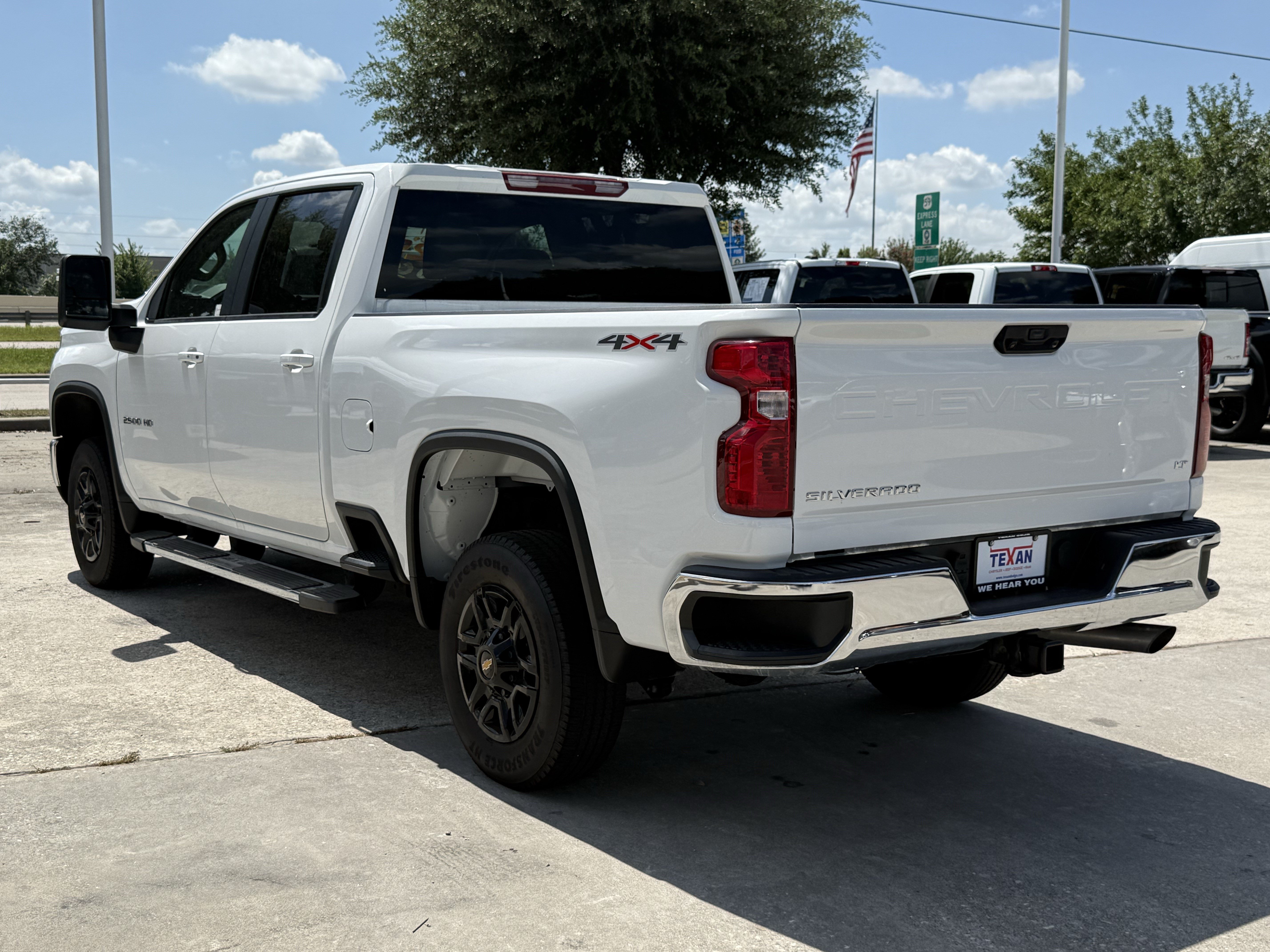 Used 2025 Chevrolet Silverado 2500 LT w/ Convenience Package AWD/4WD image 7